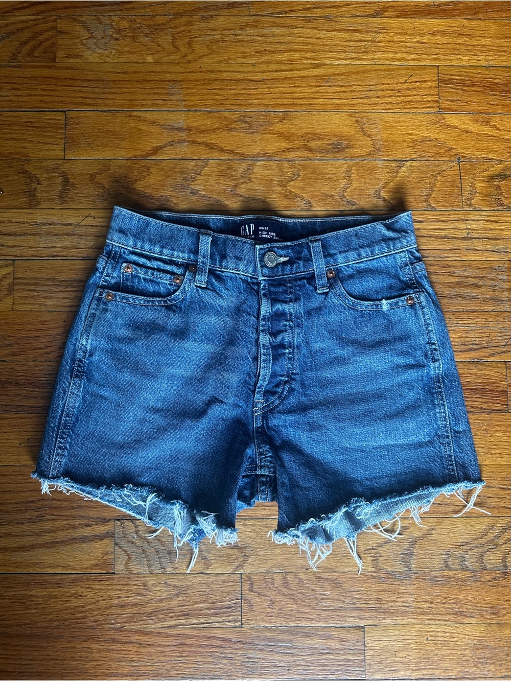 GAP Denim High Rise Cheeky Short - 00 / 24